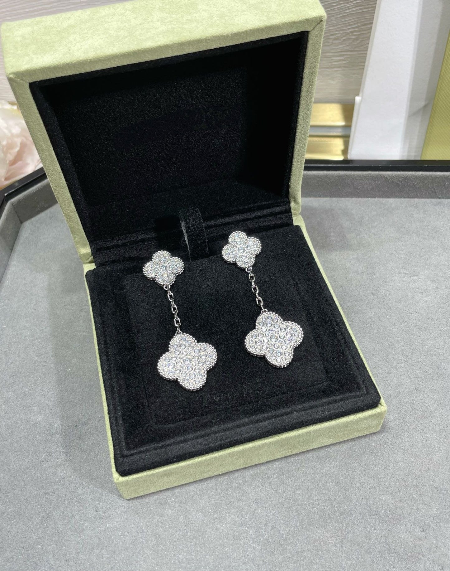 [Glow Jewelry]CLOVER 2 MOTIFS DIAMOND PAVED SILVER EARRINGS