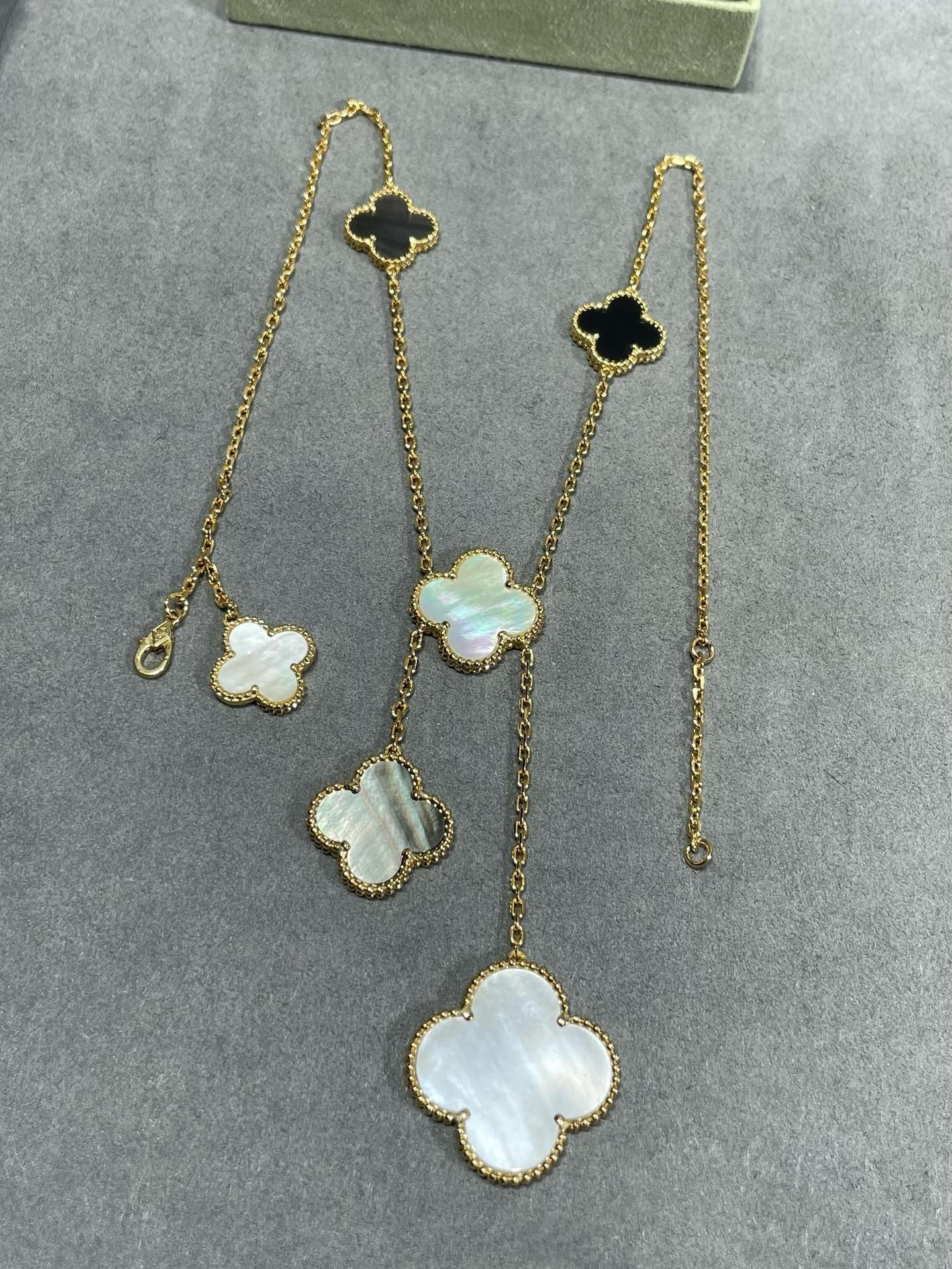 [Glow Jewelry]CLOVER 6 MOTIF MOP ONYX GOLD NECKLACE