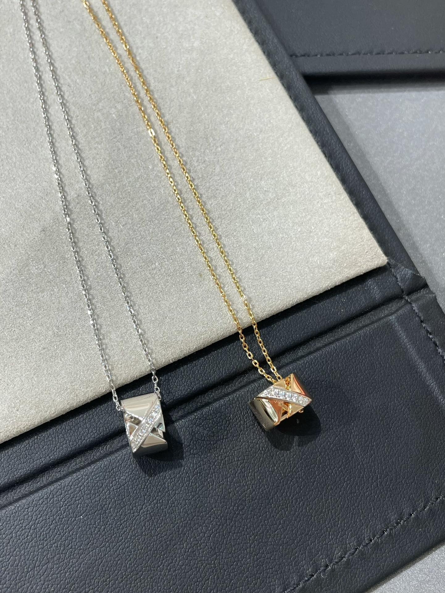 [Glow Jewelry]LIENS EVIDENCE DIAMOND NECKLACE