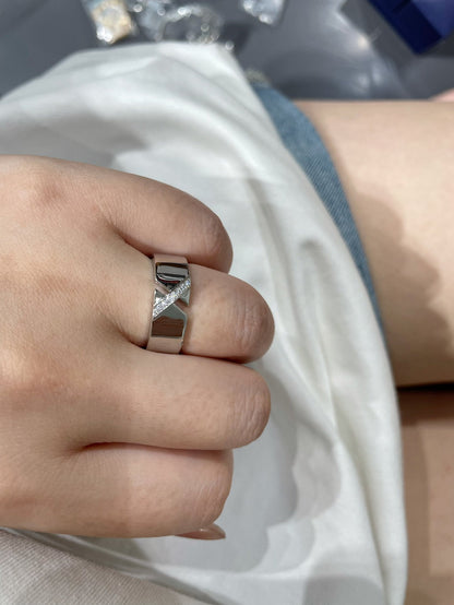 ¡®Glow Jewelry¡¯LIENS EVIDENCE DIAOMOND RING