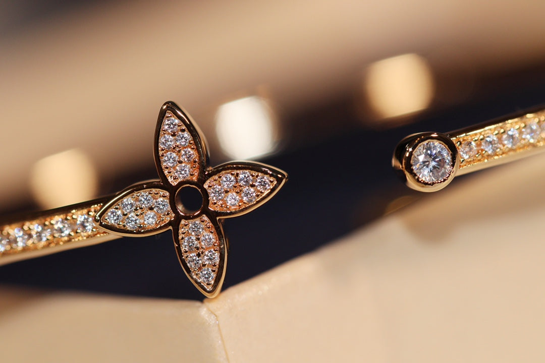 ¡®Glow Jewelry¡¯IDYLLE GOLD OPEN BRACELET DIAMOND PAVED