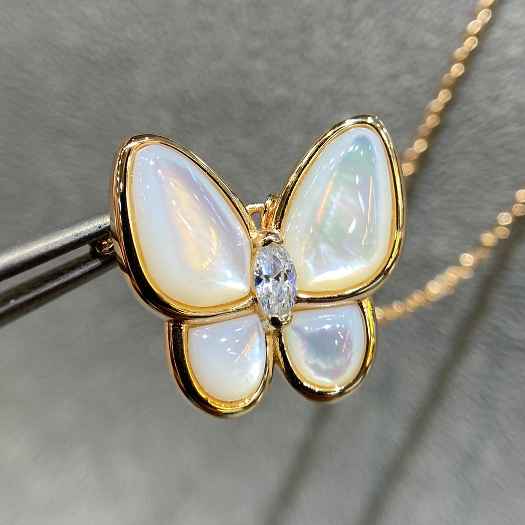 [Glow Jewelry]BUTTERFLY MOP DIAMOND NECKLACE