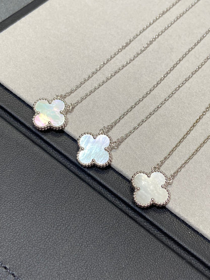 ¡®Glow Jewelry¡¯CLOVER MEDIUM SILVER WHITE MOP NECKLACE