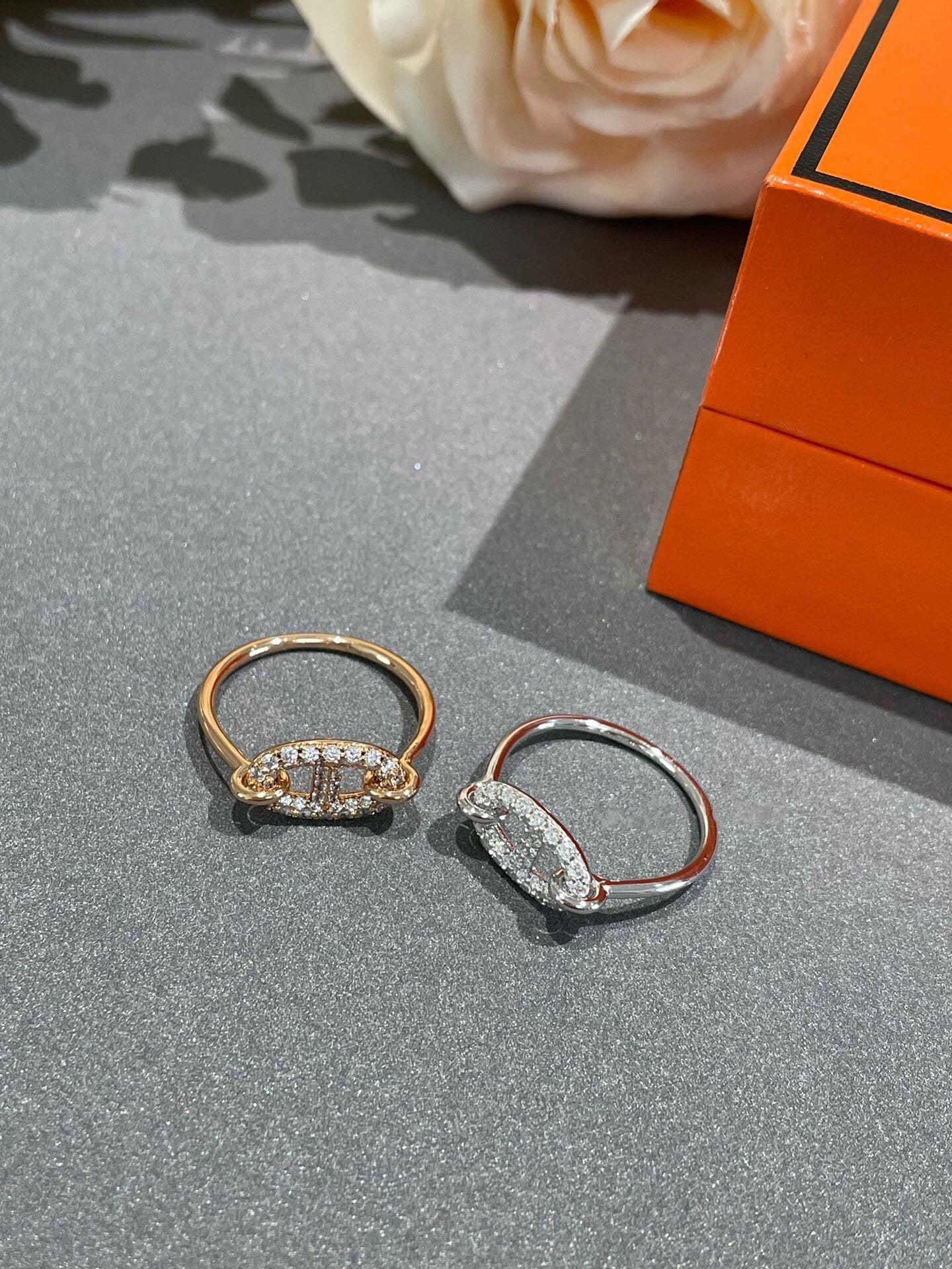¡®Glow Jewelry¡¯RONDE SMALL DIAMOND RING
