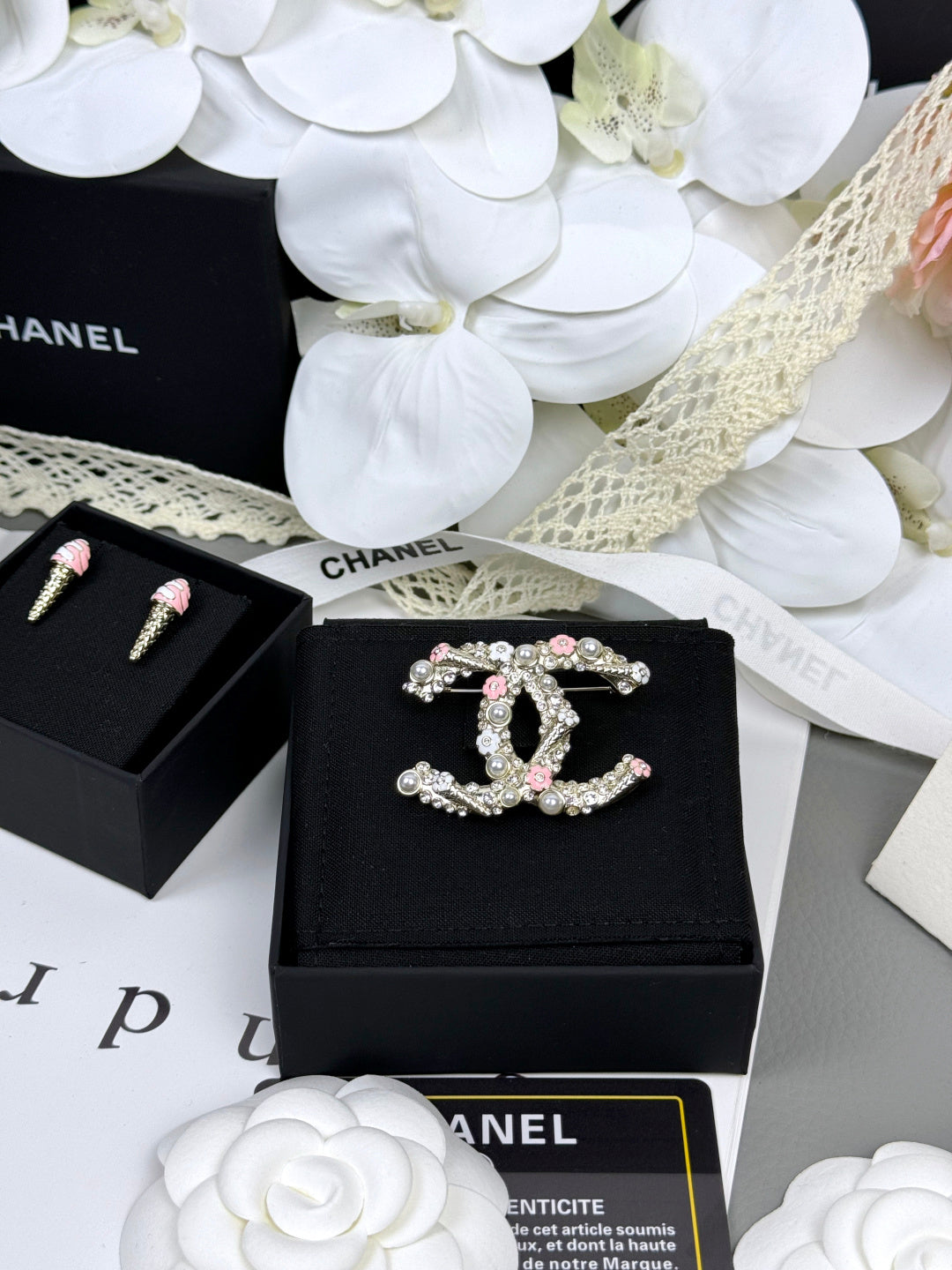 [Glow Jewelry]26C Pink-White Enamel Ice Cream Cone Double C Brooch