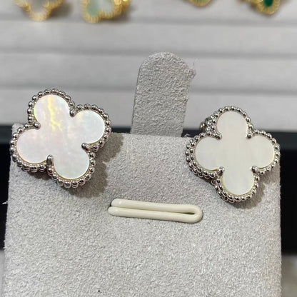 [Glow Jewelry] CLOVER LARGE (20mm) 1 MOTIFS WHITE MOP STUD EARRINGS
