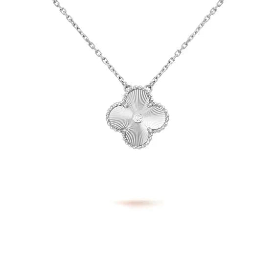 ¡®Glow Jewelry¡¯CLOVER  15MM DIAMOND LASER NECKLACE SILVER