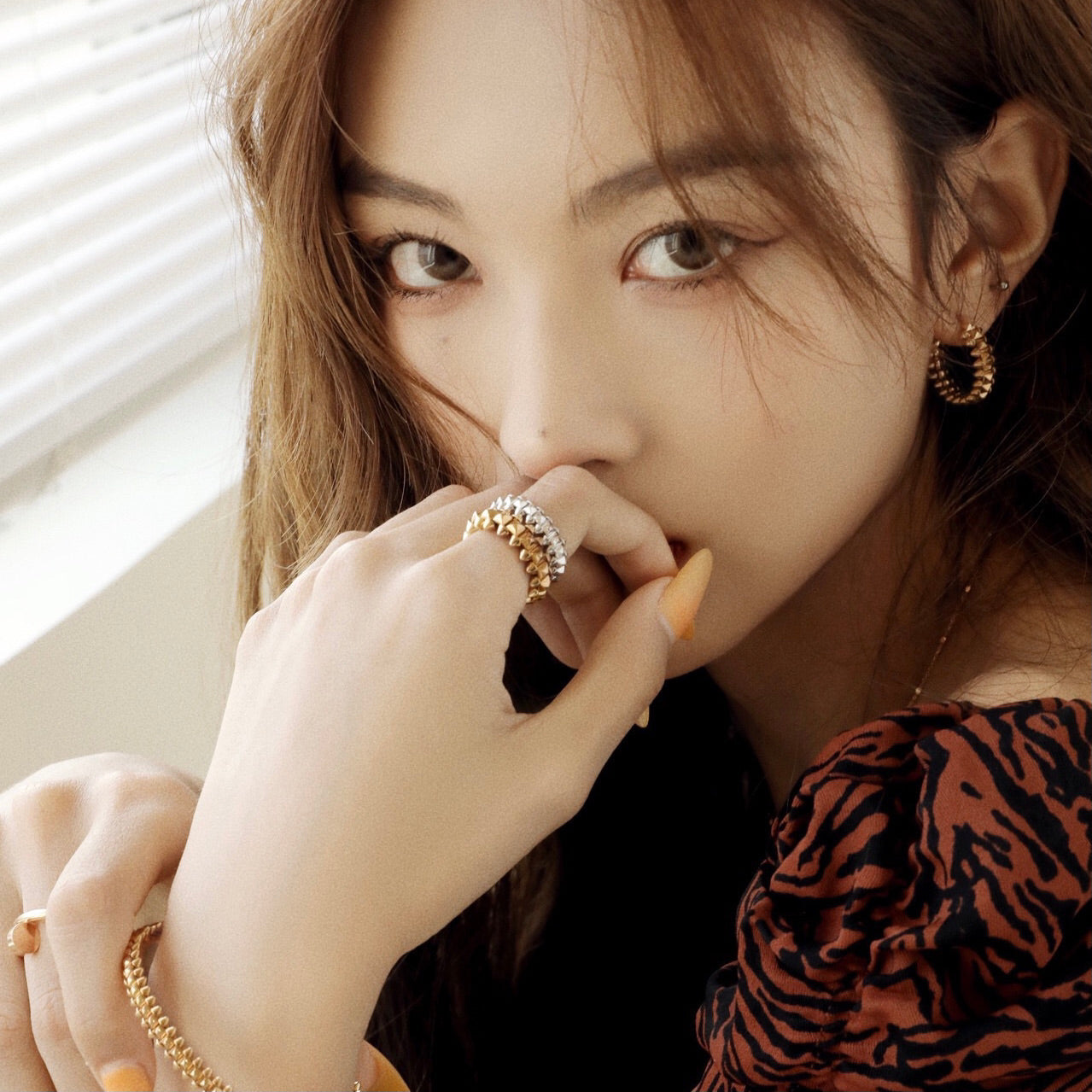 [Glow Jewelry]CLASH SMALL HOOP EARRINGS