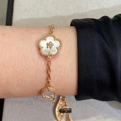 ¡®Glow Jewelry¡¯LUCKY SPRING 5 MOTIF BRACELET