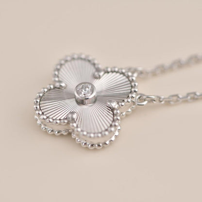 ¡®Glow Jewelry¡¯CLOVER  15MM DIAMOND LASER NECKLACE SILVER