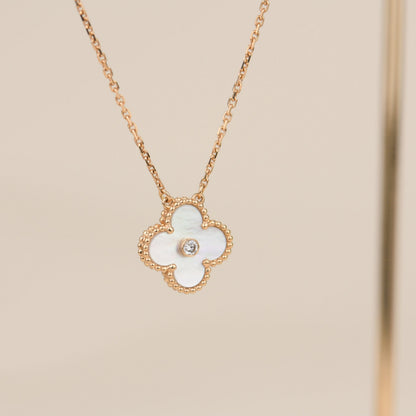 ¡®Glow Jewelry¡¯CLOVER 15MM DIAMOND WHITE FRITILLARIA NECKLACE