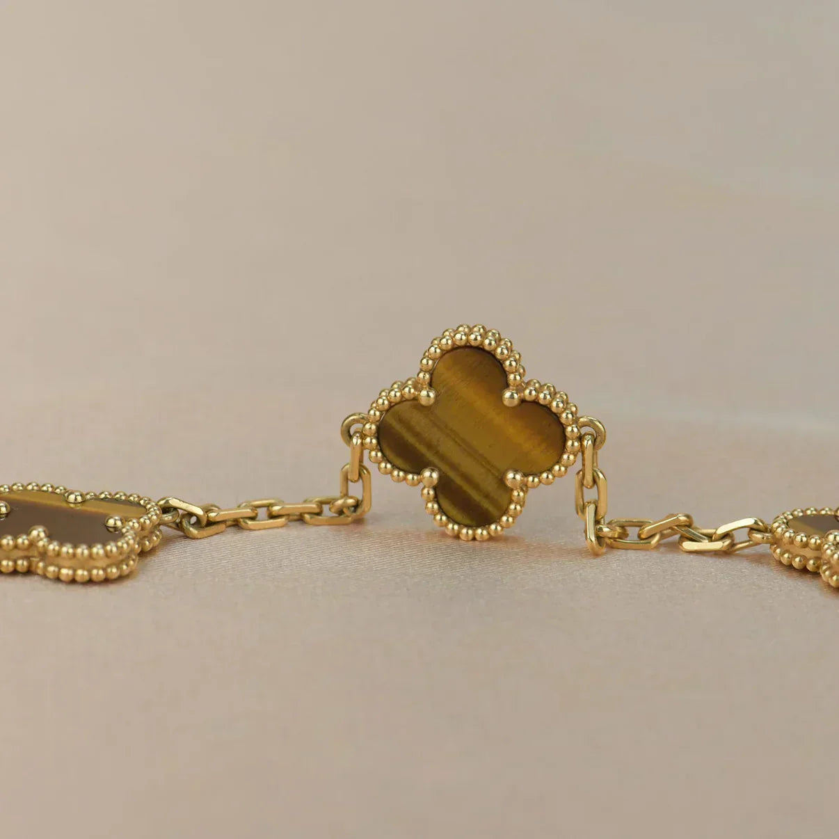 [Glow Jewelry] CLOVER 5 MOTIFS TIGER EYE BRACELET COLLECTION