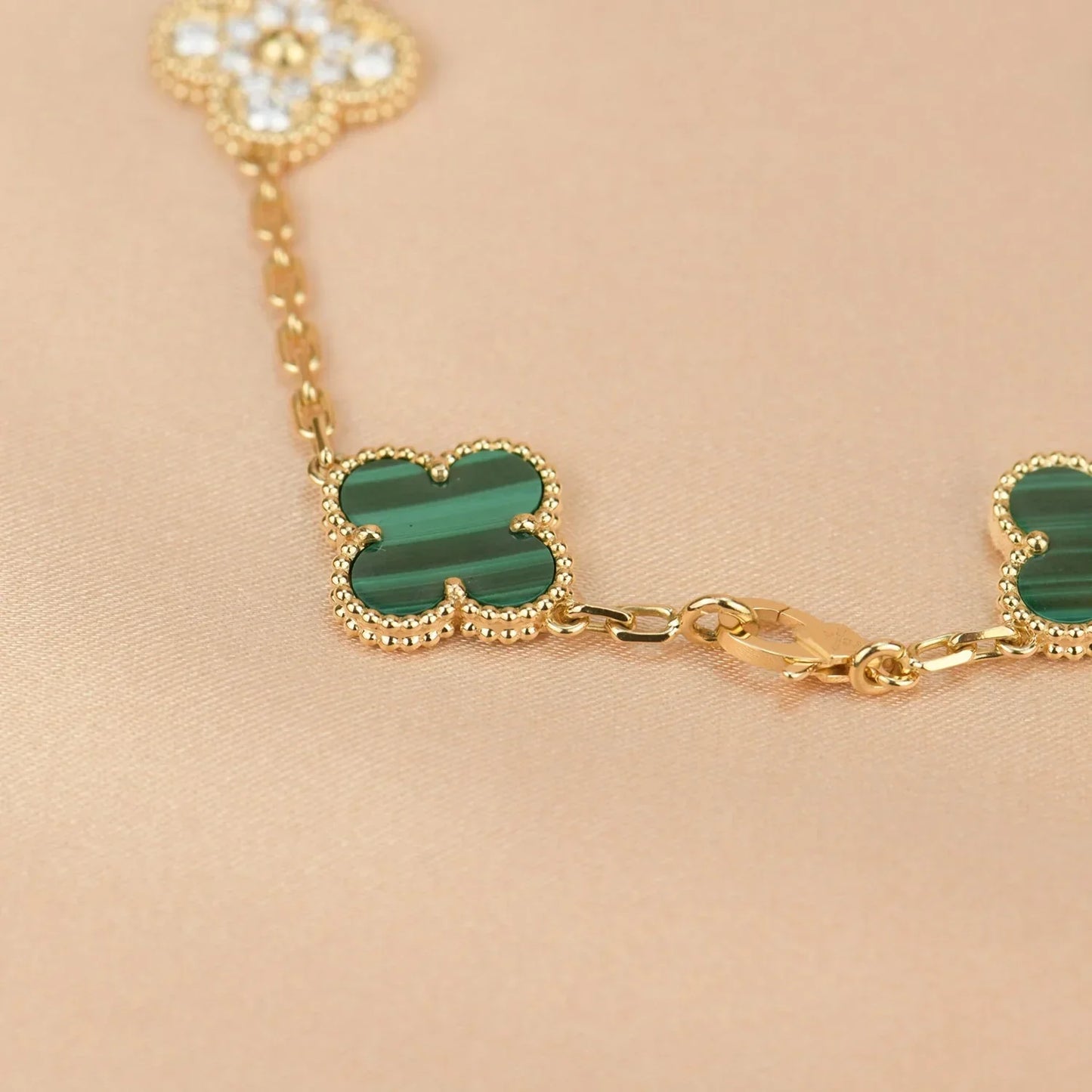 [Glow Jewelry]New  CLOVER 5 MOTIF MALACHITE BRACELET COLLECTION