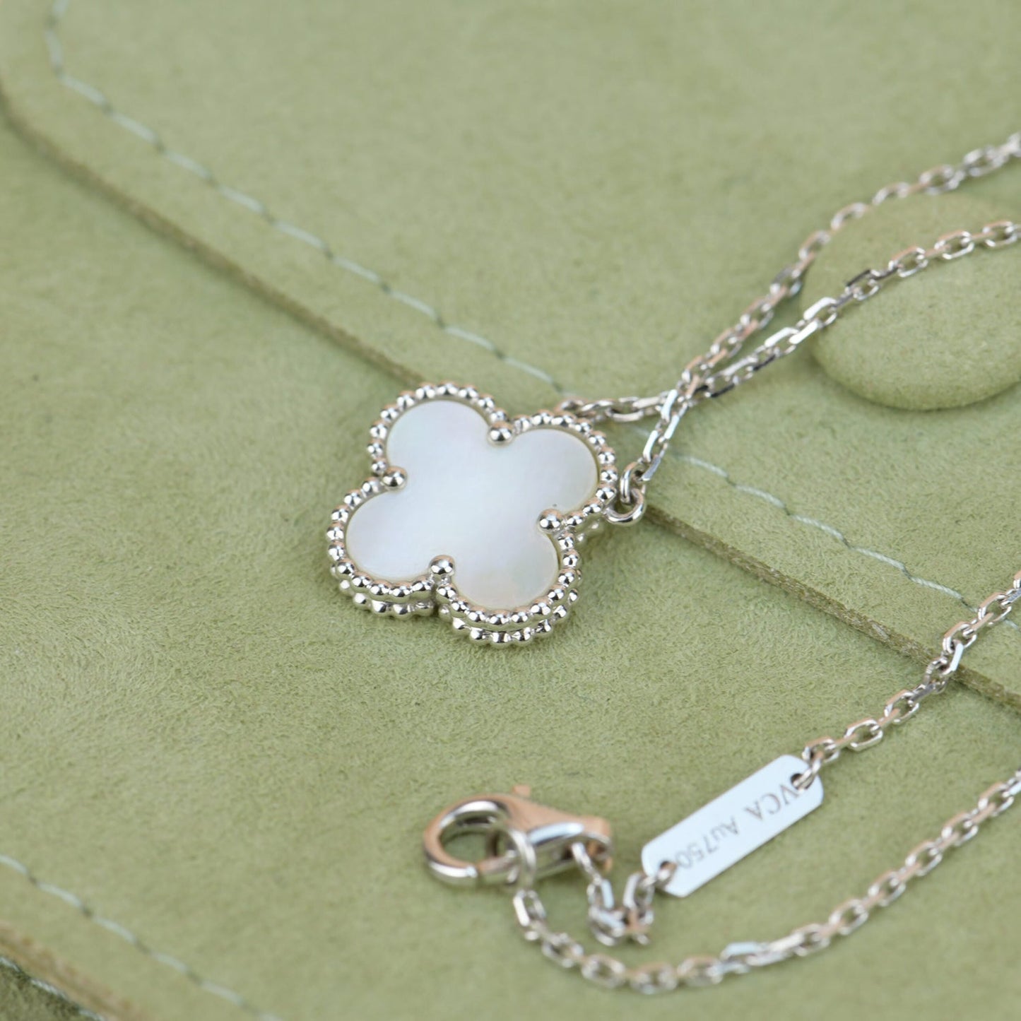 ¡®Glow Jewelry¡¯CLOVER  15MM WHITE MOTHER-OF-PEARL SILVER