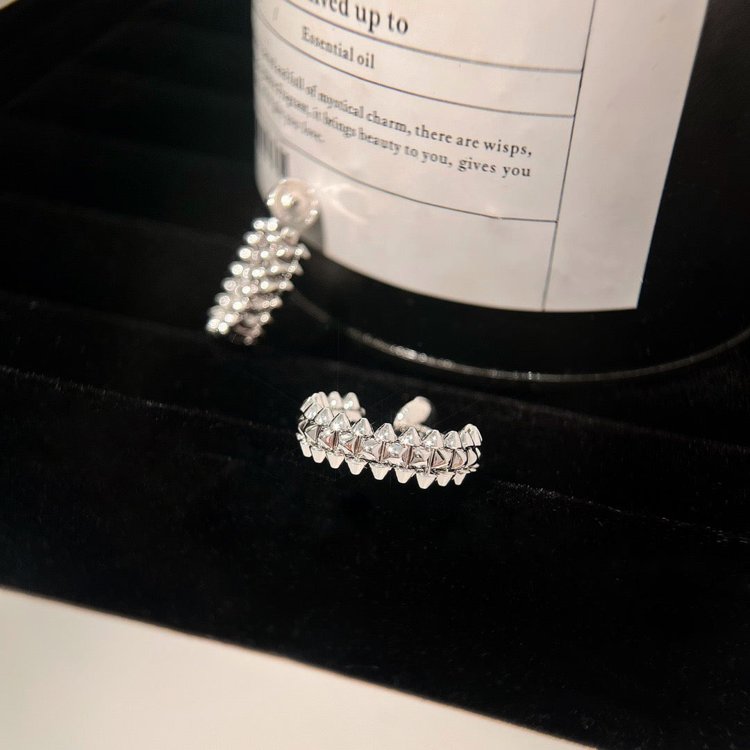 ¡®Glow Jewelry¡¯CLASH SMALL HOOP EARRINGS