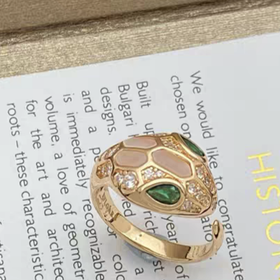 [Glow Jewelry]BRAND NEW ASSORTED SNAKE HEAD MOTHER OF PEARL RINGS