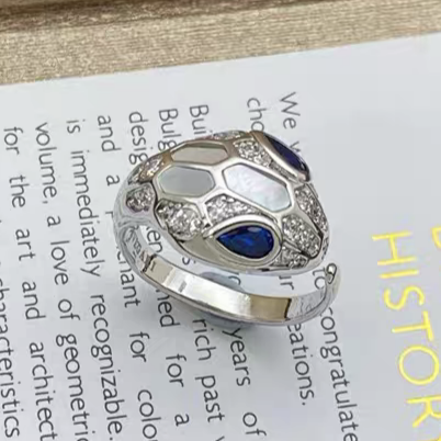 [Glow Jewelry]BRAND NEW ASSORTED SNAKE HEAD MOTHER OF PEARL RINGS