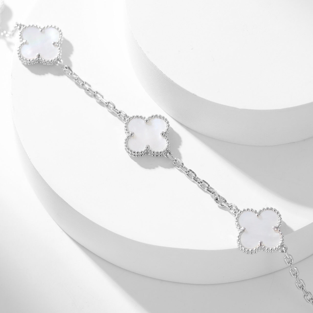 ¡®Glow Jewelry¡¯CLOVER 10 MOTIFS WHITE MOTHER OF PEARL NECKLACE