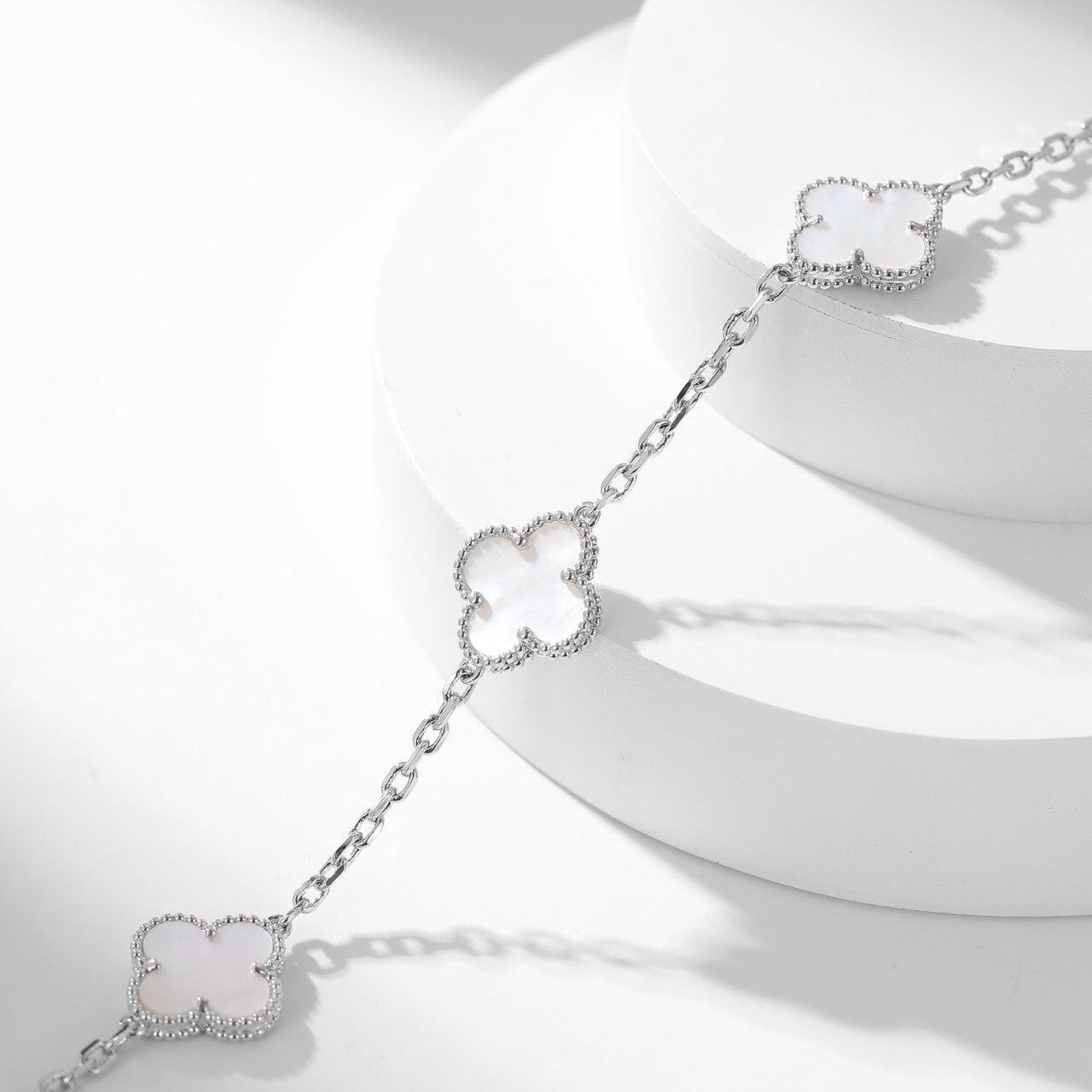¡®Glow Jewelry¡¯CLOVER 10 MOTIFS WHITE MOTHER OF PEARL NECKLACE