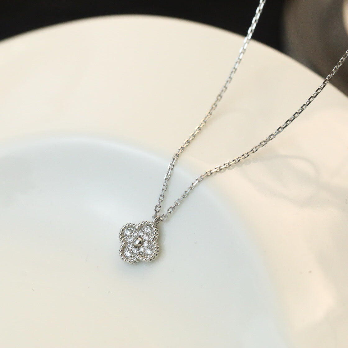 ¡®Glow Jewelry¡¯CLOVER MINI 9.5MM PENDANT DIAMOND NECKLACE