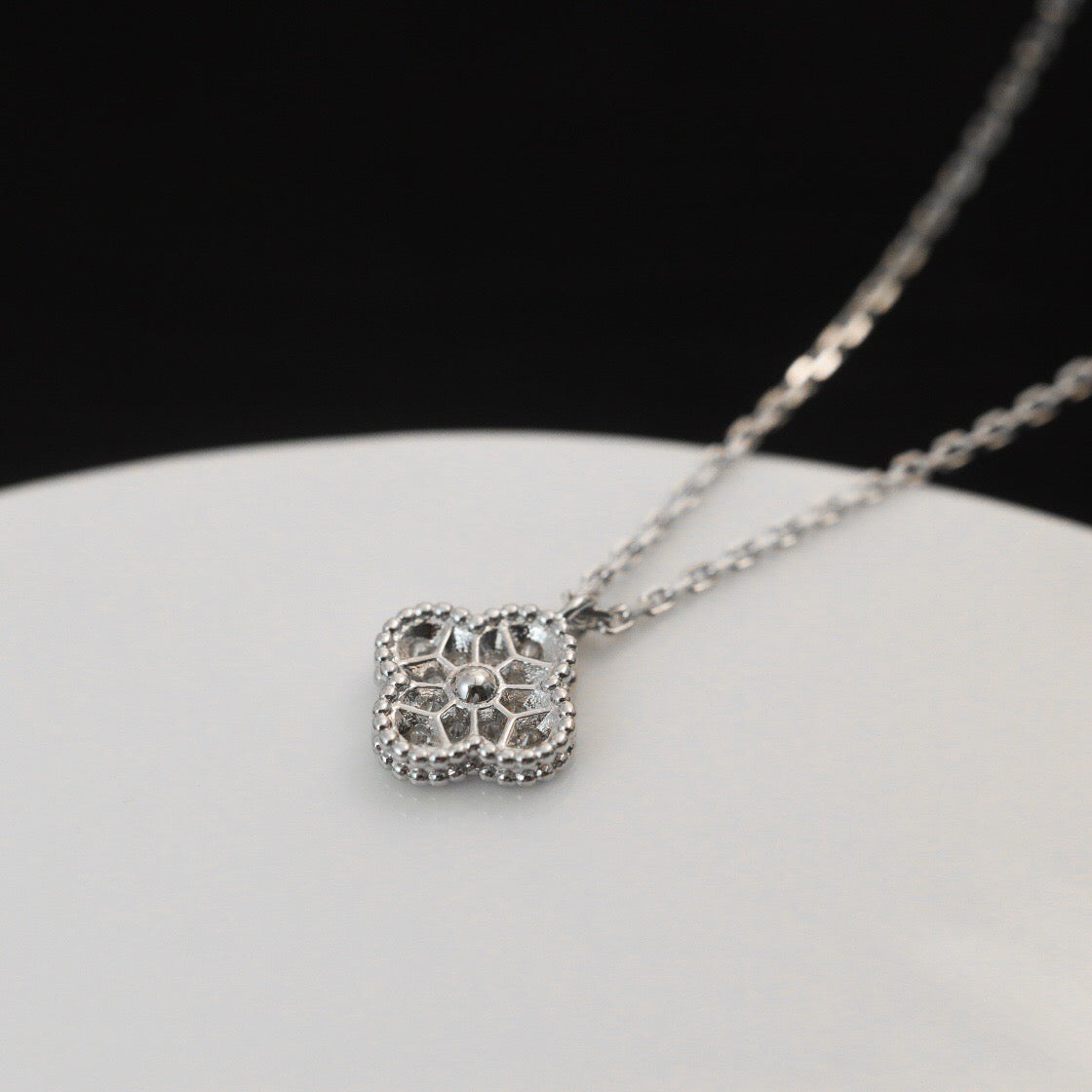 ¡®Glow Jewelry¡¯CLOVER MINI 9.5MM PENDANT DIAMOND NECKLACE