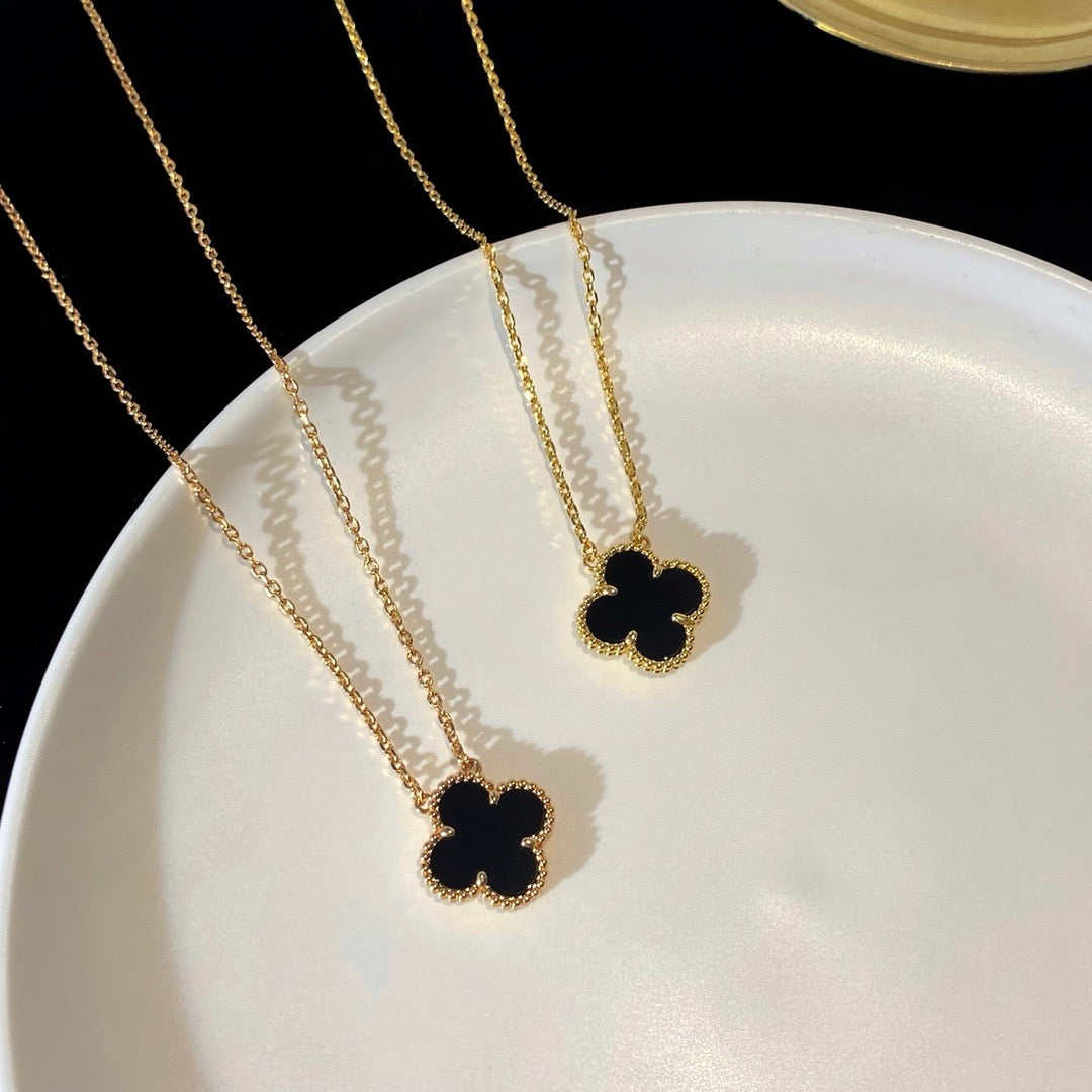 [Glow Jewelry]CLOVER 15MM BLACK ONYX SINGLE FLOWER NECKLACE