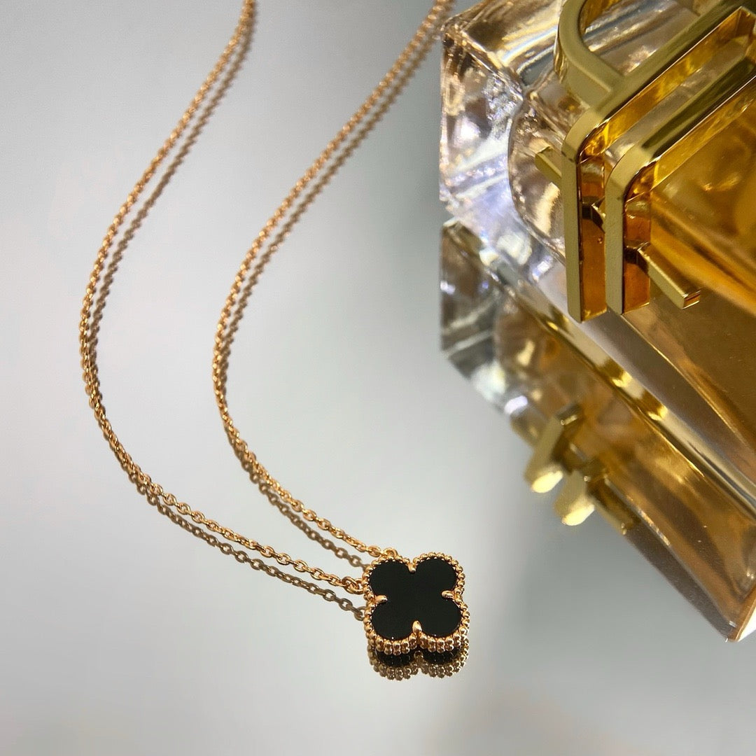 ¡®Glow Jewelry¡¯CLOVER 15MM BLACK ONYX SINGLE FLOWER NECKLACE