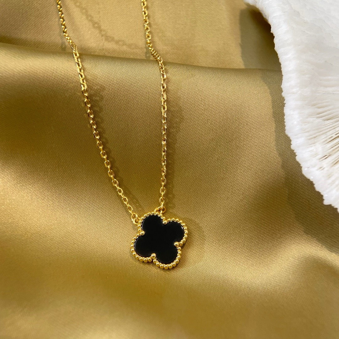¡®Glow Jewelry¡¯CLOVER 15MM BLACK ONYX SINGLE FLOWER NECKLACE