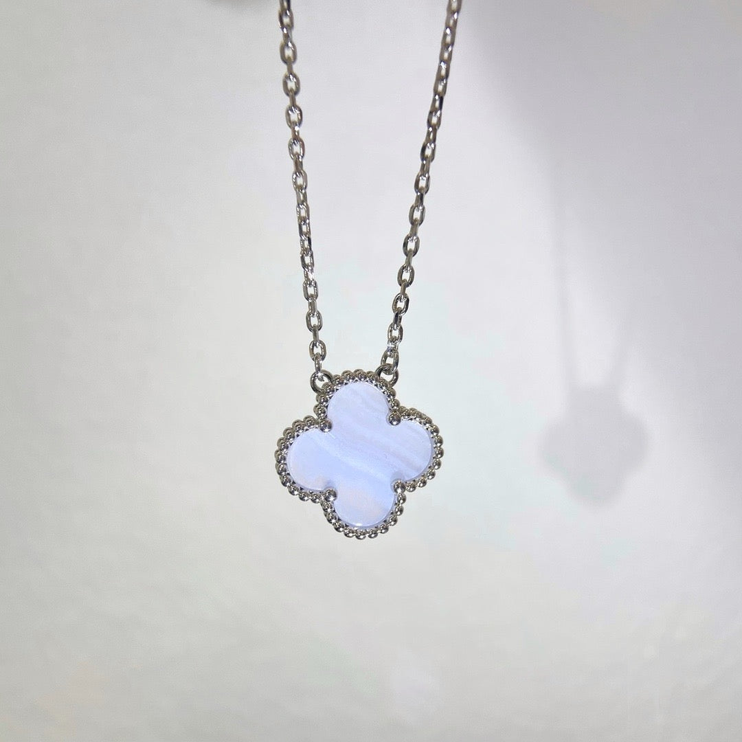 [Glow Jewelry]CLOVER 15MM BLUE CHALCEDONY NECKLACE SILVER