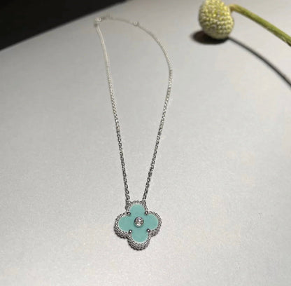 ¡®Glow Jewelry¡¯CLOVER 1 DIAMOND LIGHT BLUE SILVER NECKLACE