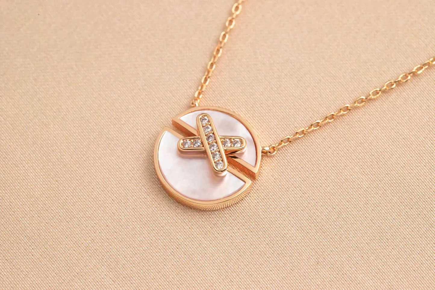 ¡®Glow Jewelry¡¯JEUX DE ROSE GOLD DIAMOND NECKLACE