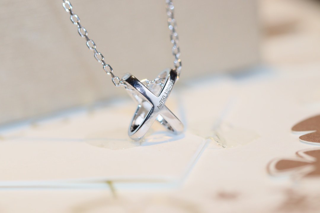 [Glow Jewelry]JEUX DE DIAMOND NECKLACE