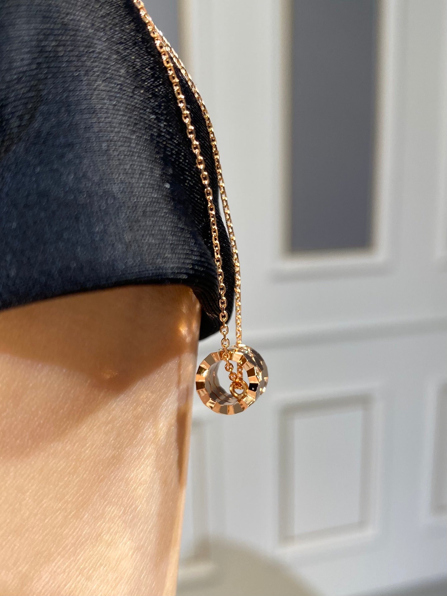 ¡®Glow Jewelry¡¯BEE LOVE DIAMOND NECKLACE