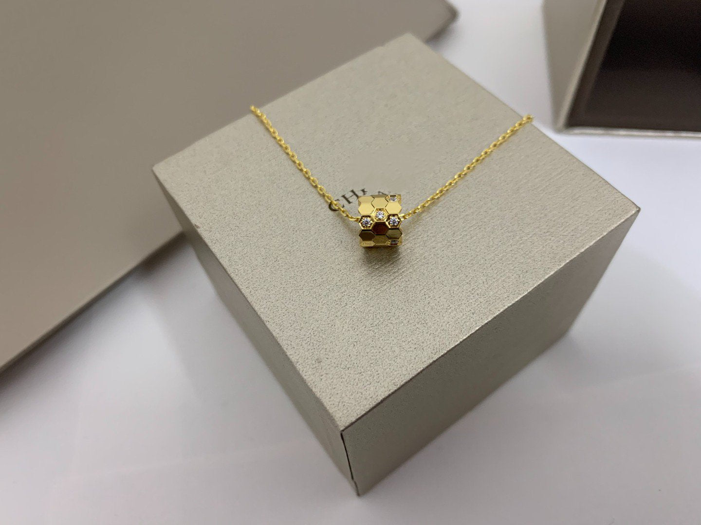 [Glow Jewelry]BEE LOVE DIAMOND NECKLACE
