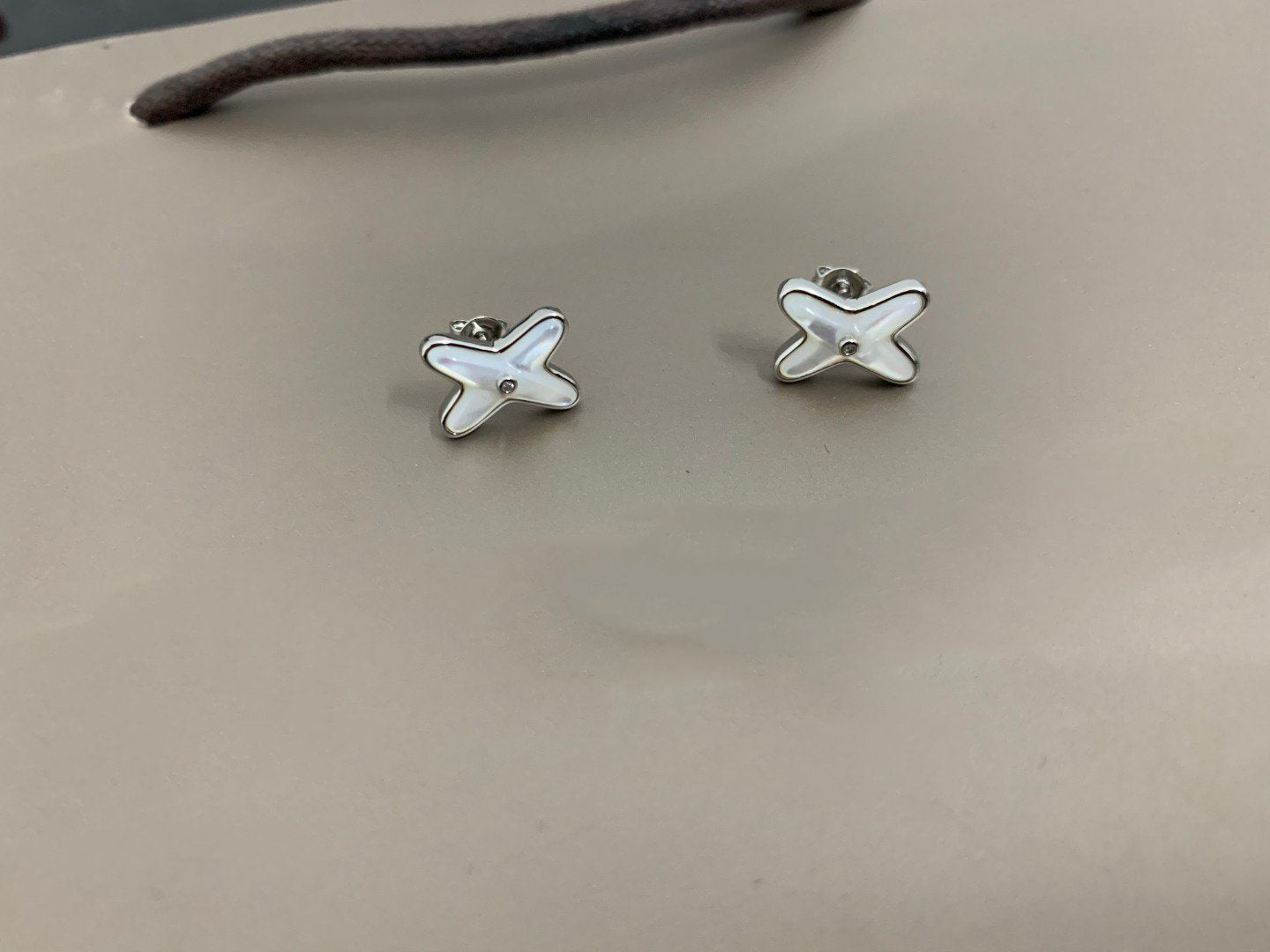 ¡®Glow Jewelry¡¯JEUX DE WHITE MOP SILVER DIAMOND EARRINGS