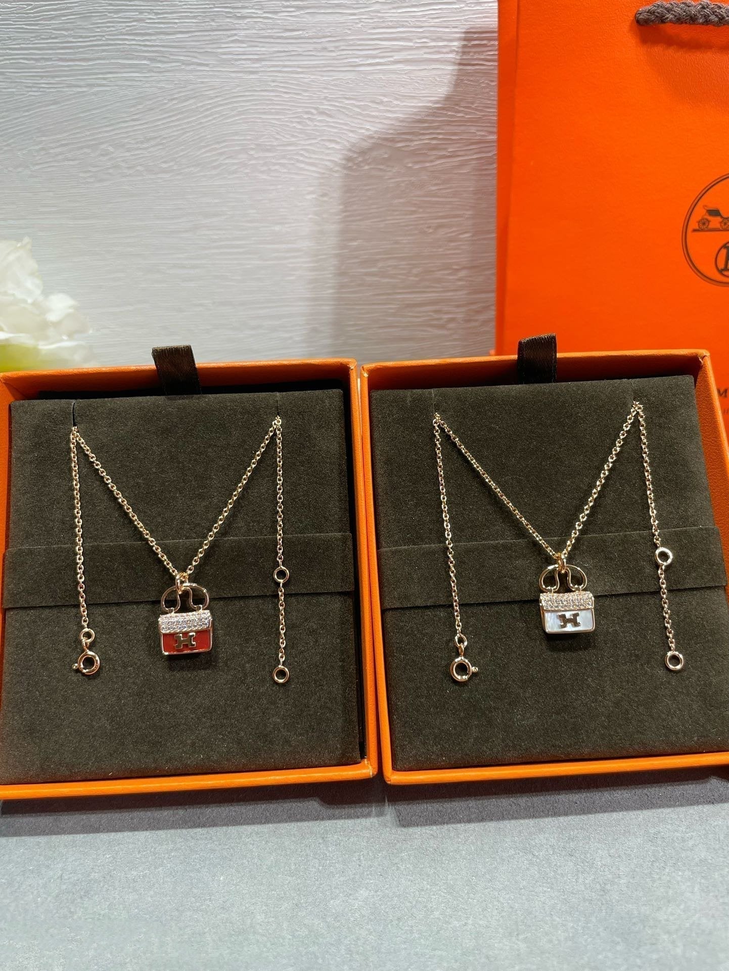 [Glow Jewelry]H CIRCE MOISSANITE PENDANT NECKLACE GOLD