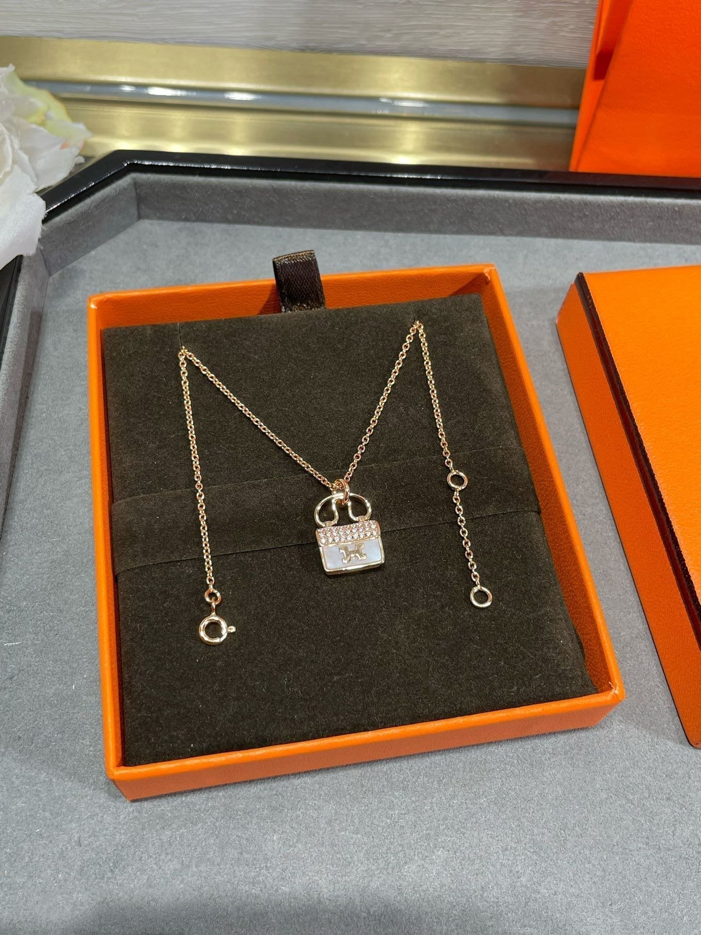 [Glow Jewelry]H CIRCE MOISSANITE PENDANT NECKLACE GOLD