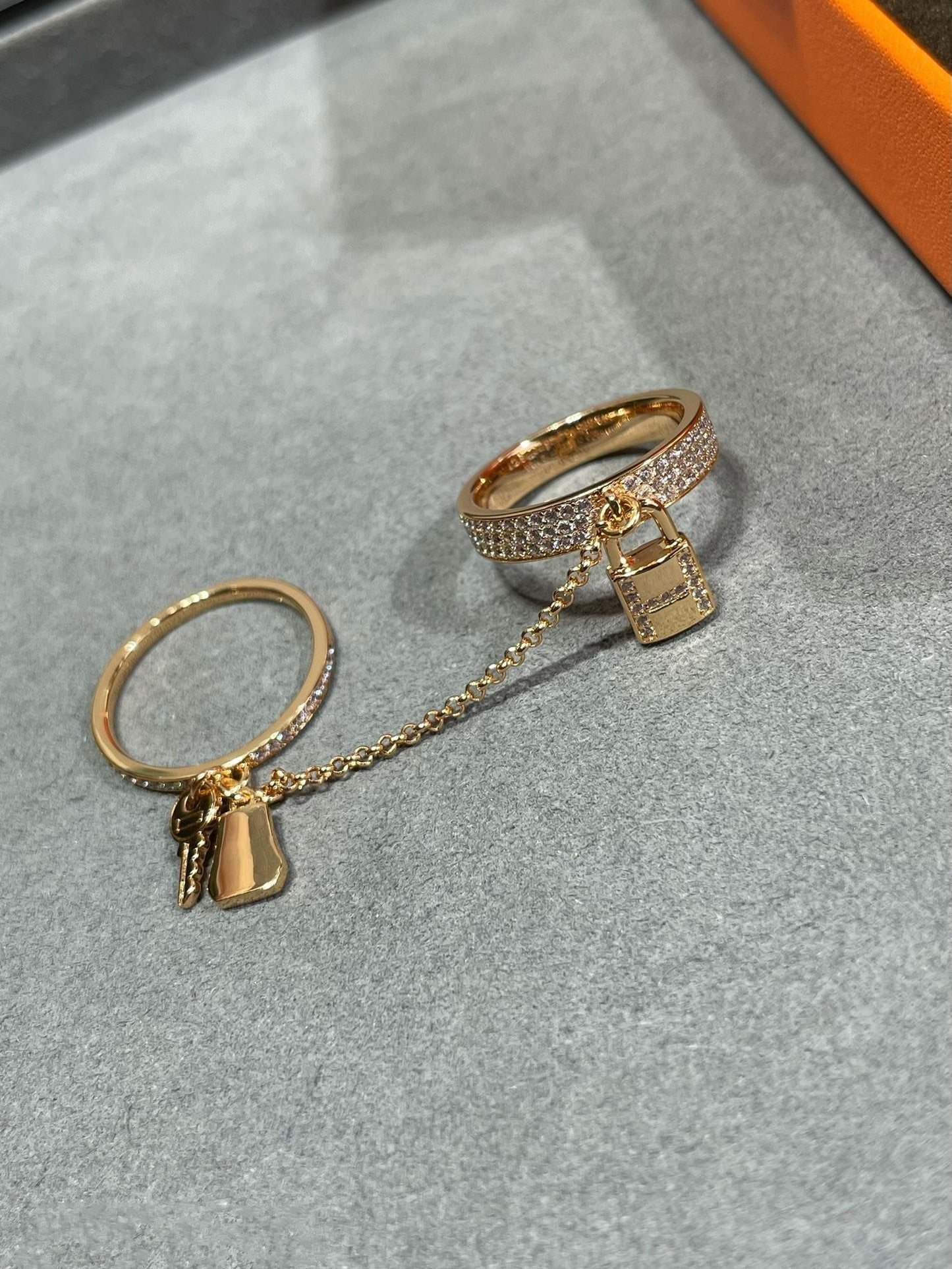¡®Glow Jewelry¡¯HM KELLY CLOCHETTE DOUBLE RING IN  WITH DIAMONDS