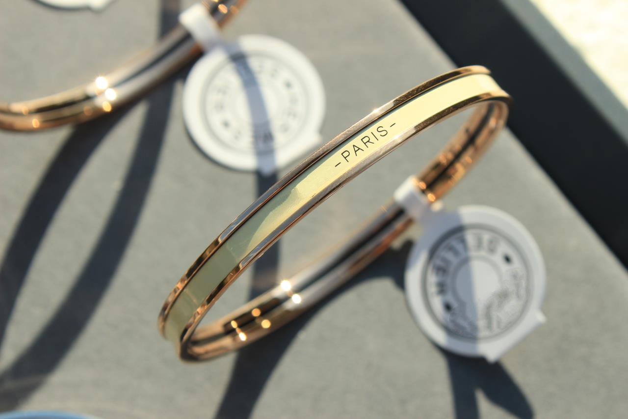 ¡®Glow Jewelry¡¯HM UNI BANGLE BAG