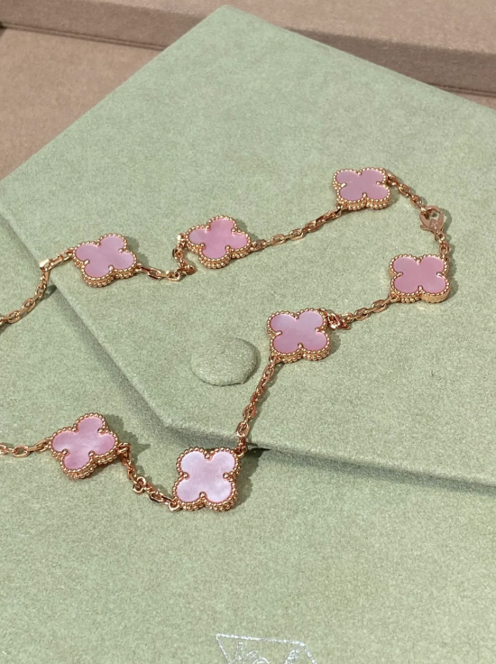 [Glow Jewelry Jewellery] Pink Necklace with Ten Clover Designs