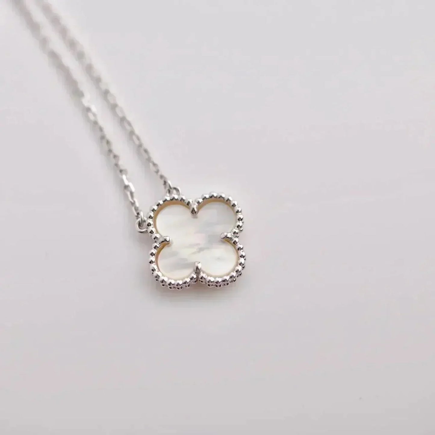[Glow Jewelry]CLOVER  15MM WHITE MOTHER-OF-PEARL SILVER