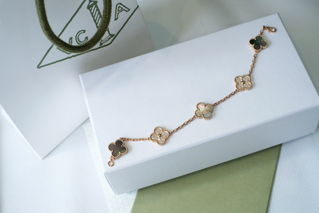 [Glow Jewelry]New CLOVER 5 MOTIF GRAY MOP BRACELET COLLECTION