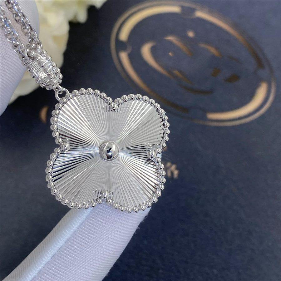 ¡®Glow Jewelry¡¯CLOVER 25MM SILVER BIG CLOVER NECKLACE