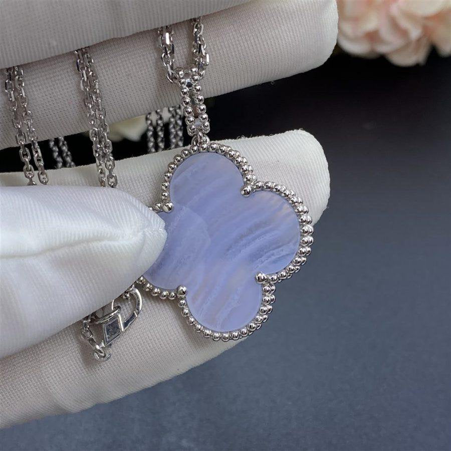 [Glow Jewelry]CLOVER SILVER CHALCEDONY BIG CLOVER NECKLACE