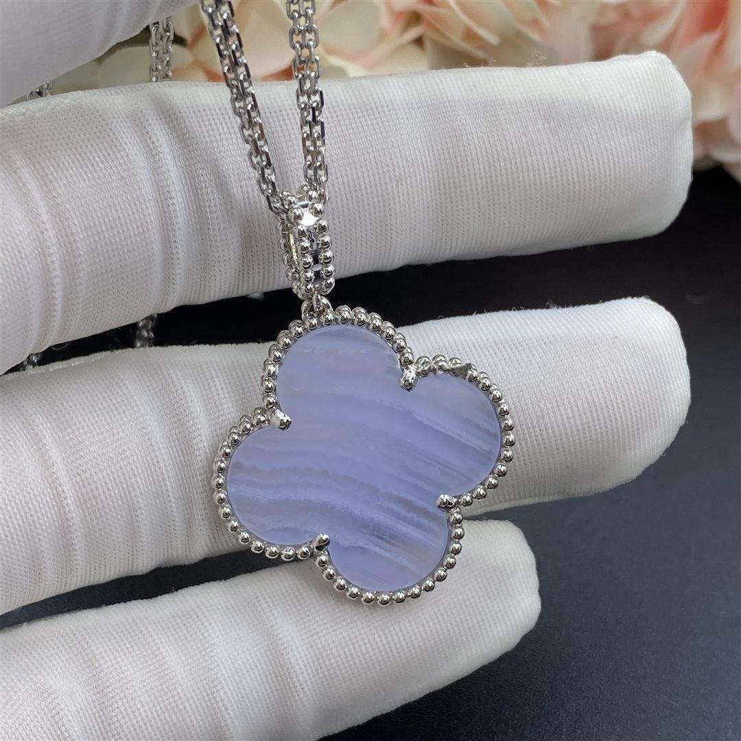¡®Glow Jewelry¡¯CLOVER SILVER CHALCEDONY BIG CLOVER NECKLACE