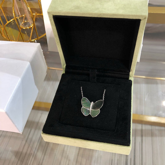 [Glow Jewelry]LARGE BUTTERFLY SILVER PENDANT DIAMOND NECKLACE