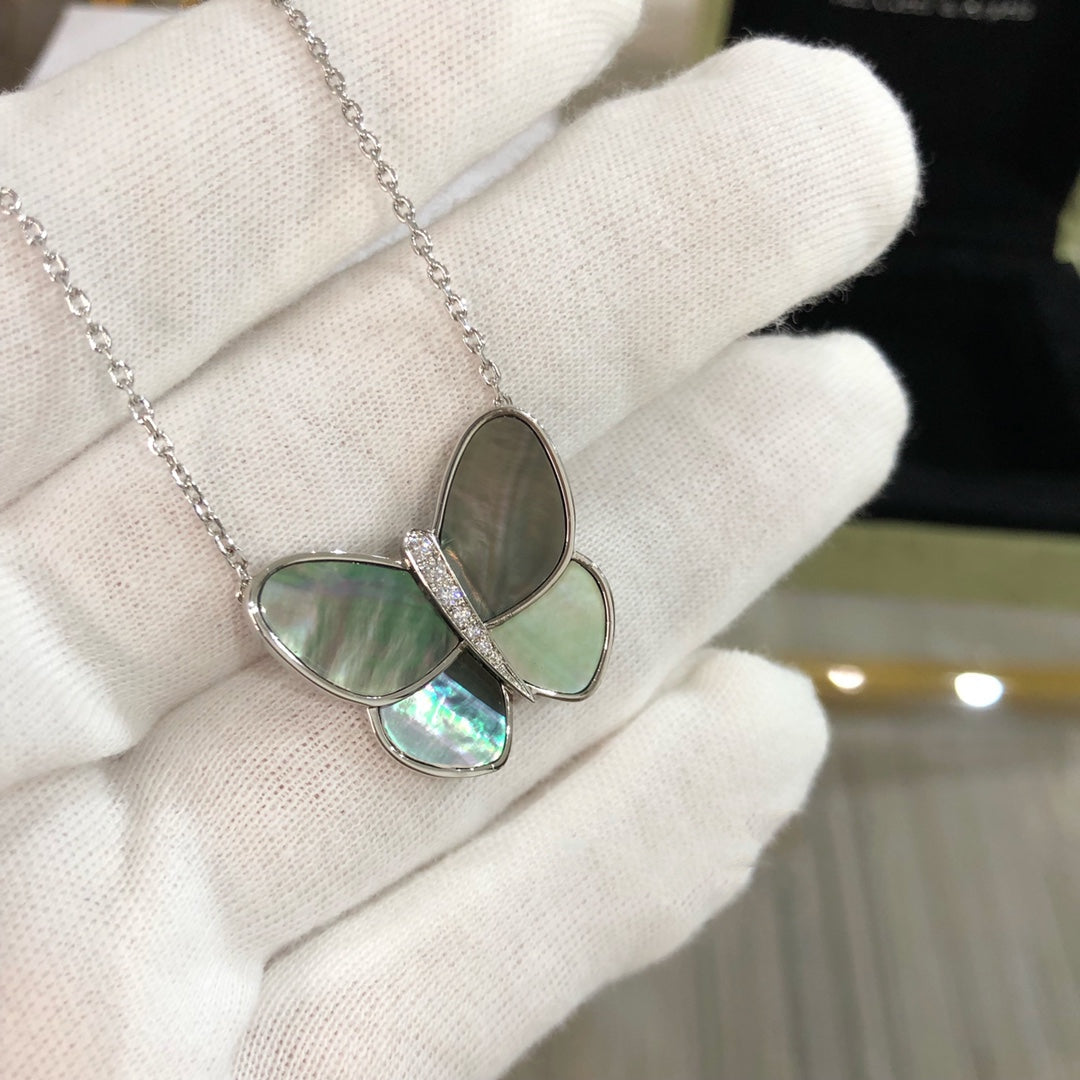 [Glow Jewelry]LARGE BUTTERFLY SILVER PENDANT DIAMOND NECKLACE