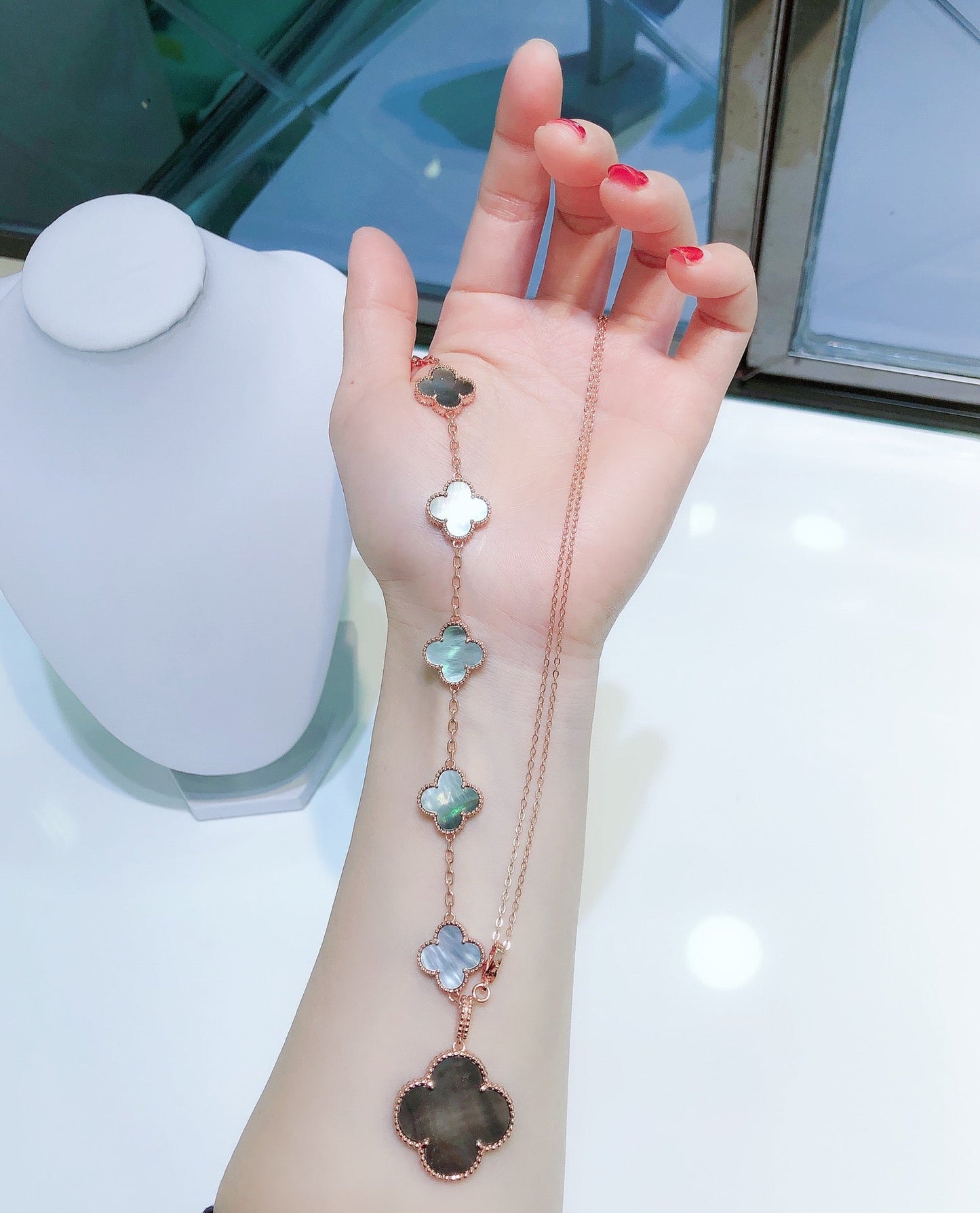 ¡®Glow Jewelry¡¯COMBINED BRACELET 5 MOTIFS AND NECKLACE DARK MOP ROSE GOLD