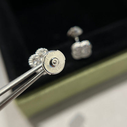 [Glow Jewelry]CLOVER MINI DIAMOND STUD EARRINGS