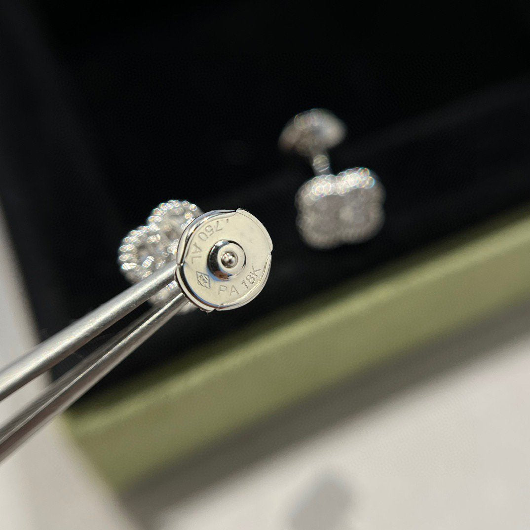 ¡®Glow Jewelry¡¯CLOVER MINI DIAMOND STUD EARRINGS